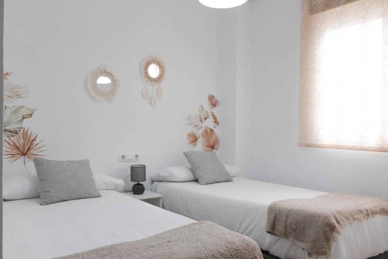 Monkeys Apartments Lumbreras Deluxe Севілья Екстер'єр фото