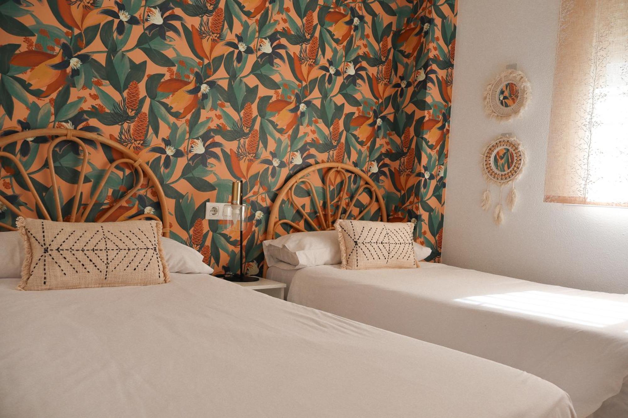 Monkeys Apartments Lumbreras Deluxe Севілья Екстер'єр фото